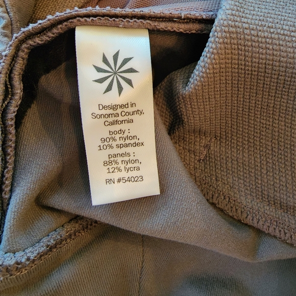 Athleta Highline Hybrid Summiter Tight - Picture 6 of 7